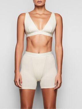SKIMS COTTON RIB BOXER LIMITED EDITION: BONE SMALL